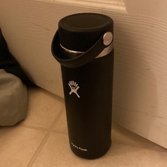 20oz used black hydro flask - Picture 2 of 8